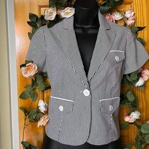 BLACK & WHITE STRIPED BUTTONED BLAZER